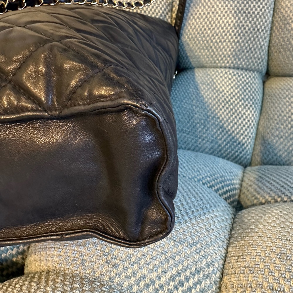 CHANEL Black Quilted Lambskin Top-Handle Shoulder Bag with Gold Hardware - Picture 7 of 14